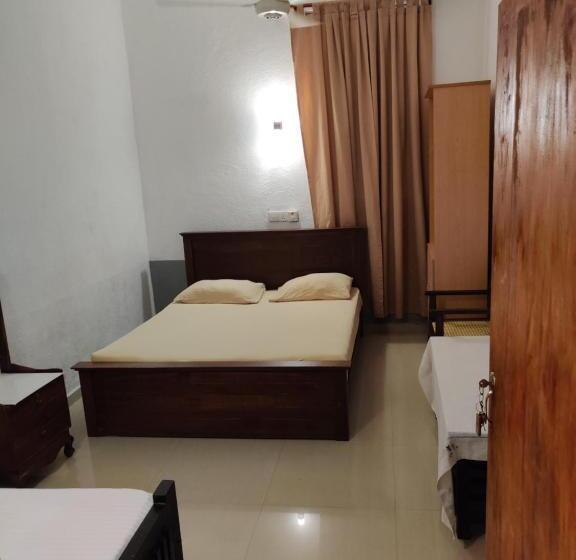 Economy Triple Room, Holiday Inn Unawatuna