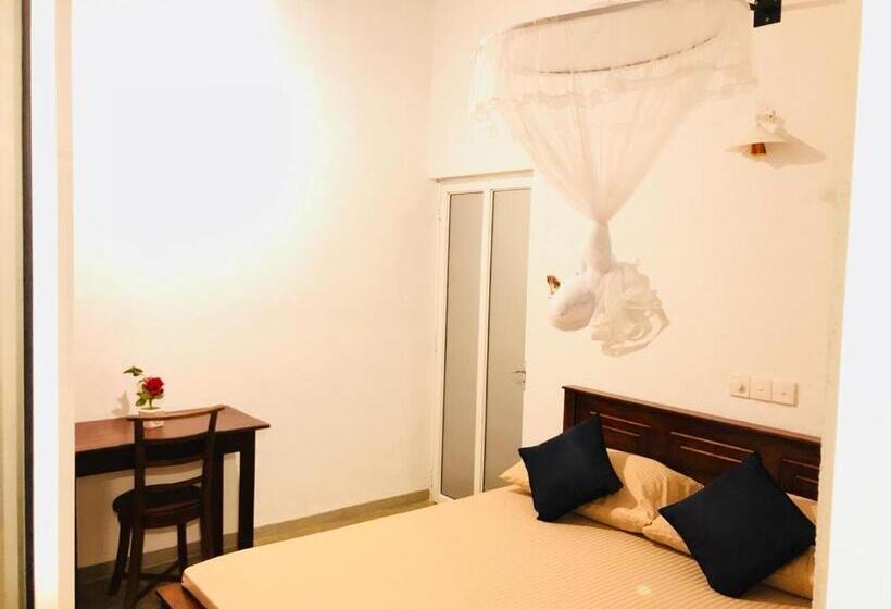 اتاق استاندارد, Holiday Inn Unawatuna