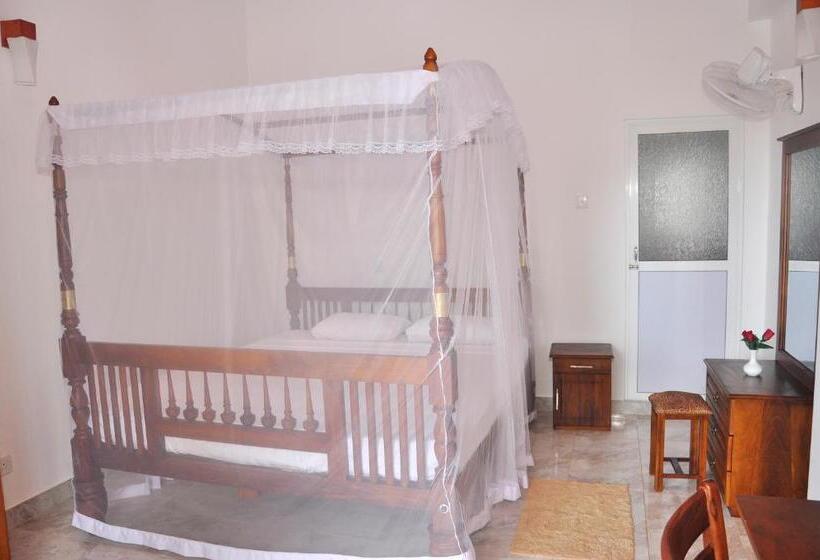 اتاق لوکس, Supun Villa