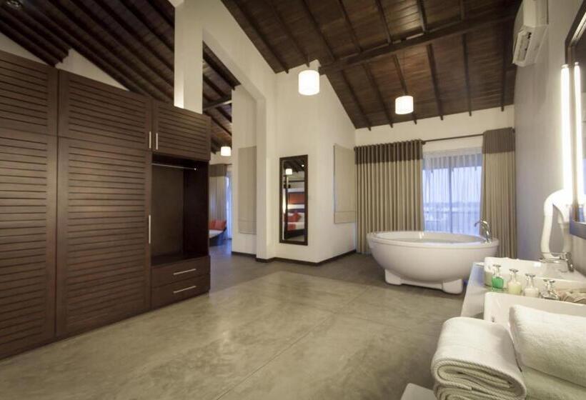 سوییت با چشم‌انداز دریا, The Calm Resort & Spa
