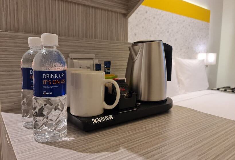 Standard Room, Holiday Inn Express And Suites Johor Bahru