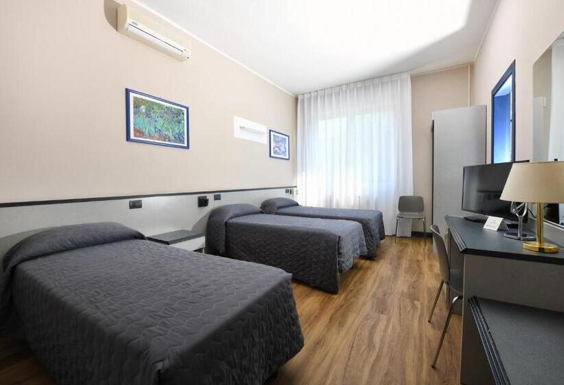 اتاق استاندارد سه نفره, Residence Internazionale