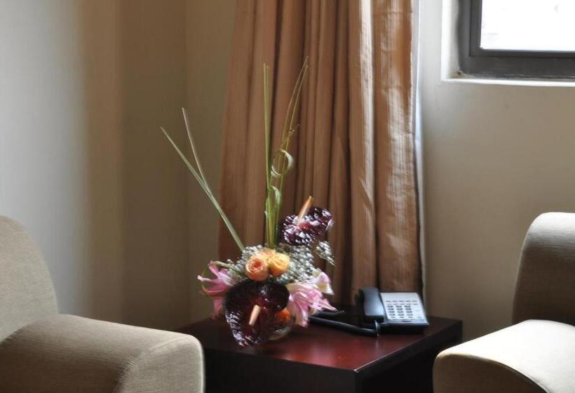 سوییت جونیور, Royal Kinshasa