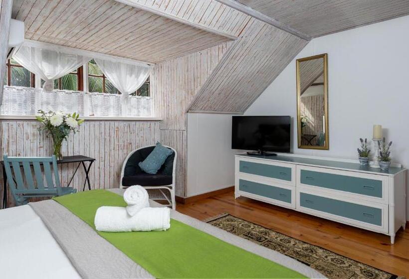 Семейный Номер, Zesty Guesthouse