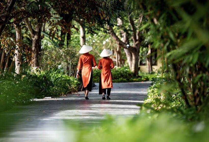 سوییت دوبلکس, Mulberry Collection Silk Village