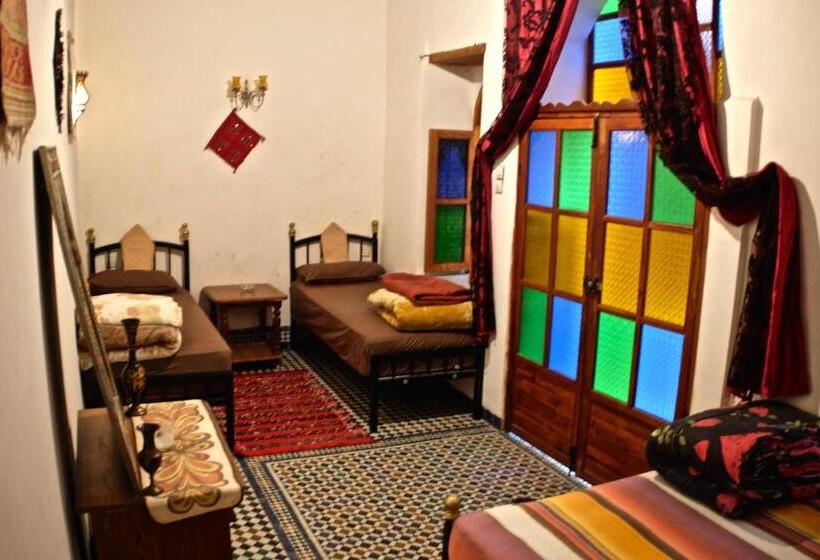 اتاق خانوادگی, Riad Mikou