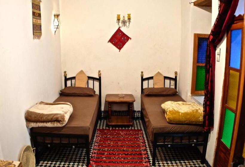 اتاق خانوادگی, Riad Mikou
