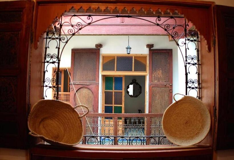 اتاق استاندارد با اتاق نشیمن, Riad Mikou