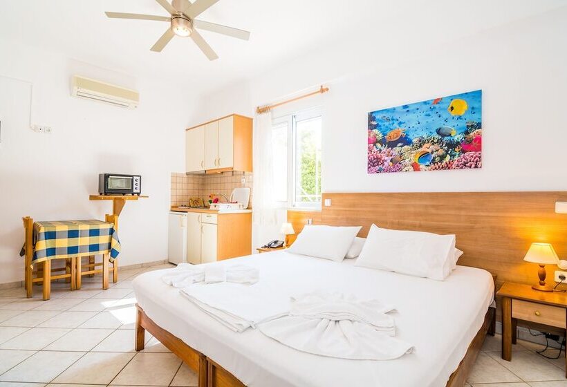 استودیوی استاندارد, Thalassa Apartments