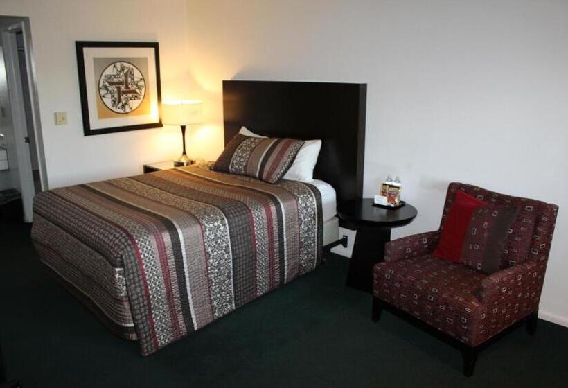 اتاق لوکس, Cougar Land Motel