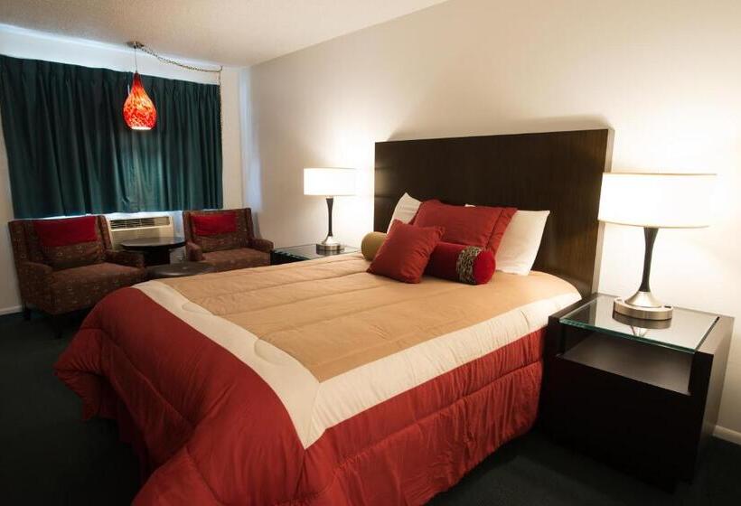 اتاق لوکس, Cougar Land Motel