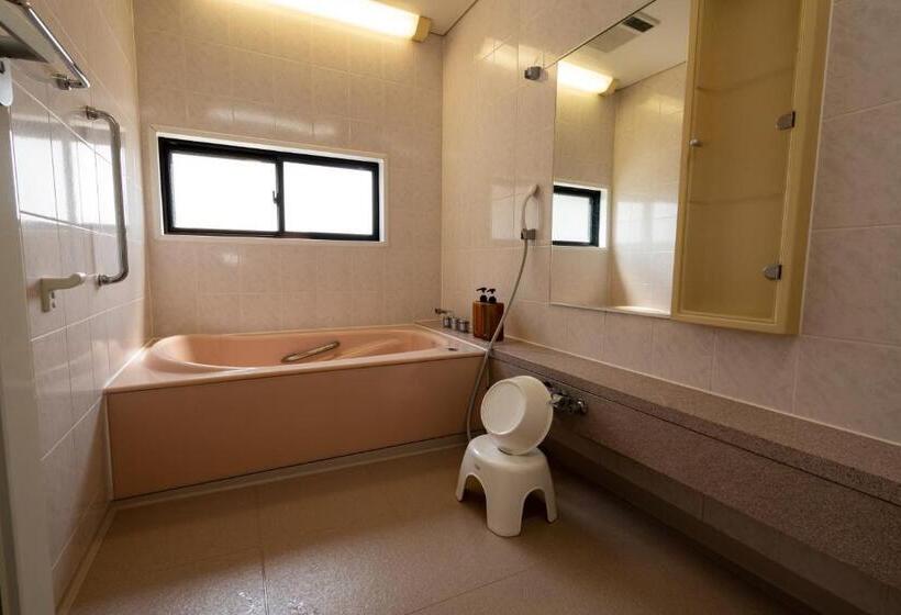 Family Room Shared Bathroom, Guest House Ouka