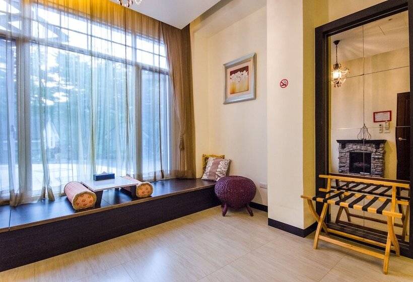 اتاق لوکس چهار تخته, Butchard Villas