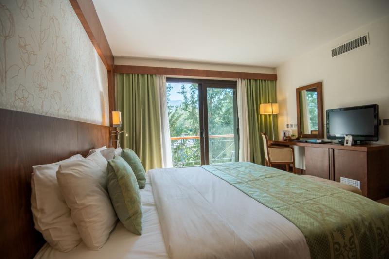 اتاق لوکس چهار تخته, Butchard Villas