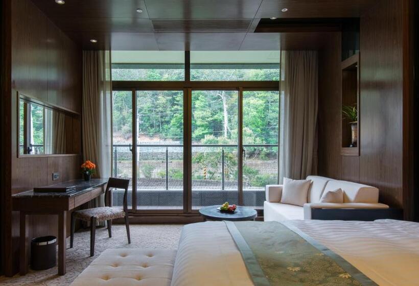 سوییت خانوادگی, Fuli Hot Spring Resort