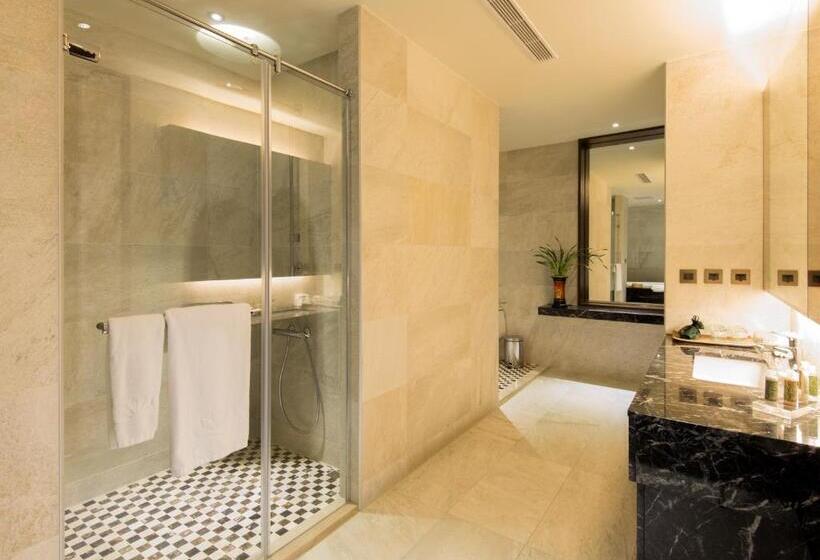 اتاق لوکس با تخت بزرگ, Fuli Hot Spring Resort