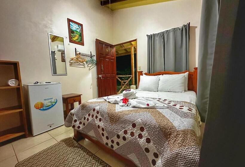اتاق اکونومی, Loma Real Hot Springs Bed & Breakfast
