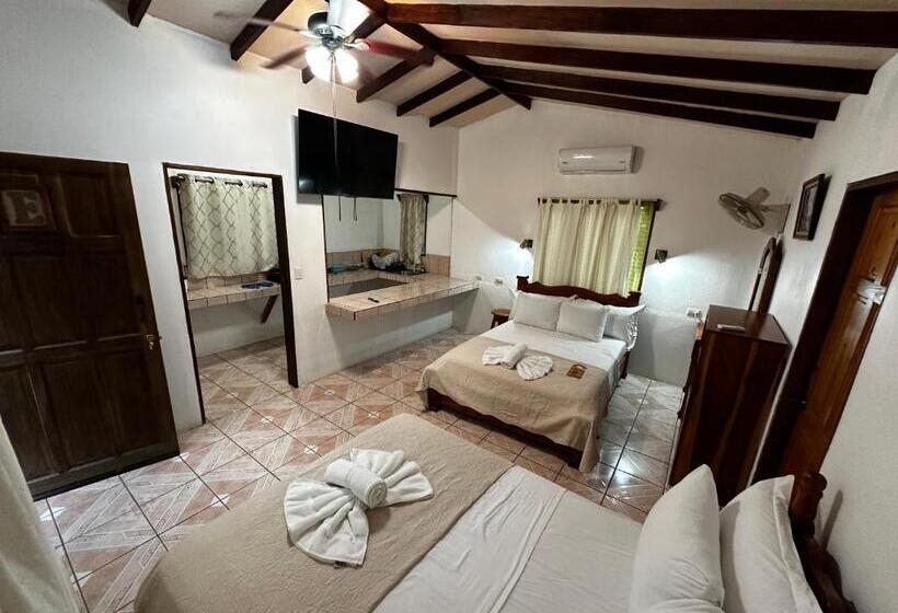 اتاق خانوادگی, Loma Real Hot Springs Bed & Breakfast