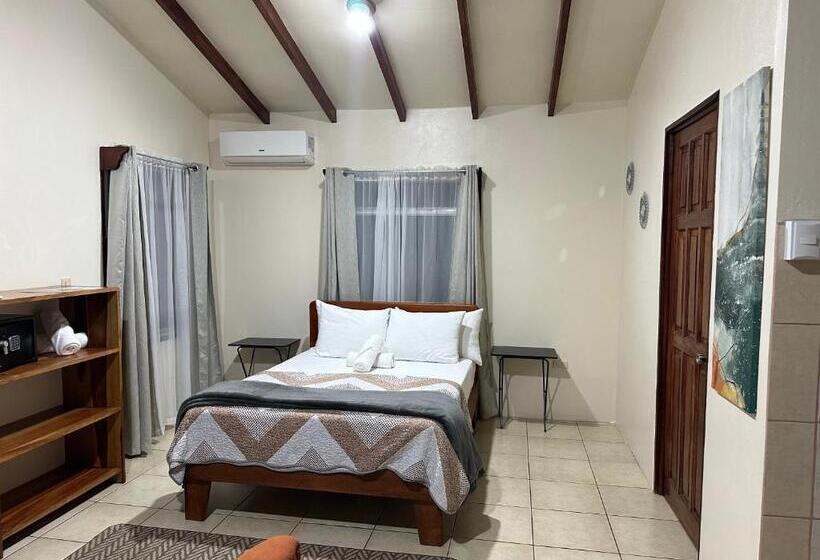 اتاق اکونومی, Loma Real Hot Springs Bed & Breakfast