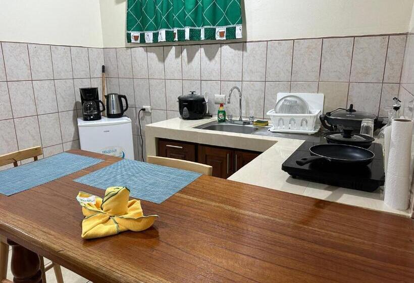 اتاق اکونومی, Loma Real Hot Springs Bed & Breakfast