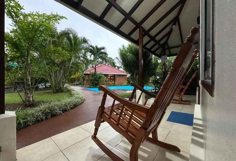 اتاق اکونومی, Loma Real Hot Springs Bed & Breakfast
