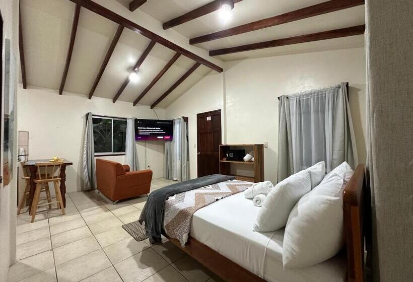 اتاق اکونومی, Loma Real Hot Springs Bed & Breakfast