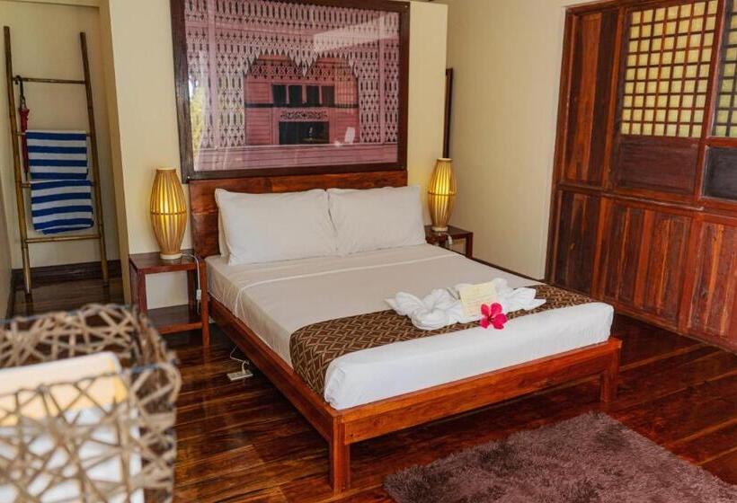 اتاق استاندارد با چشم‌انداز استخر, Balai Sa Baibai Resort