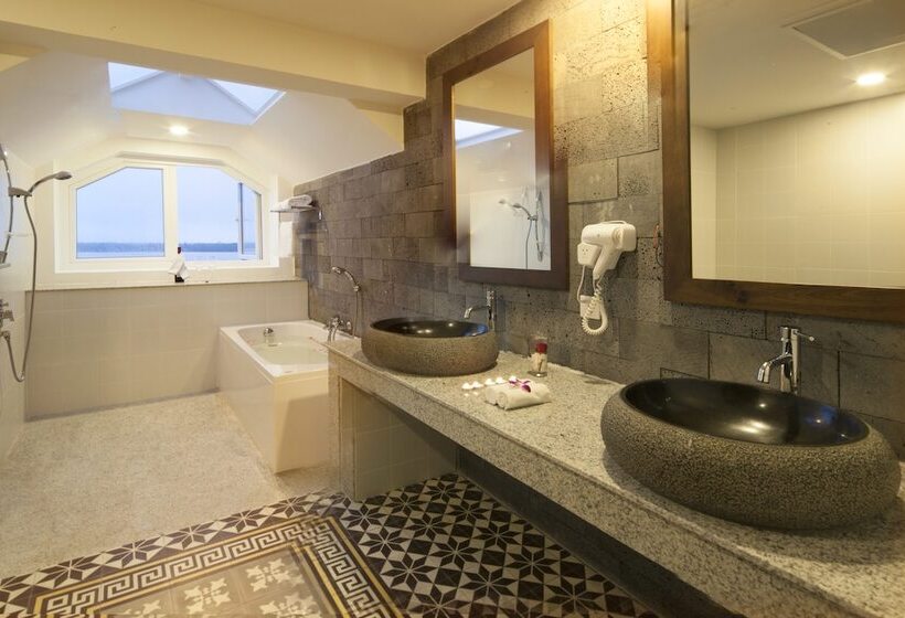 سوئیت با چشم‌انداز رودخانه, Ben Tre Riverside Resort