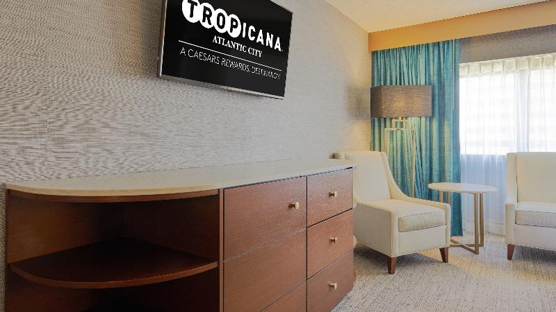 Deluxe room with river view, Ben Tre Riverside Resort