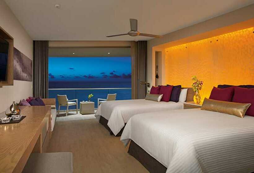 Junior Suite Club med havudsigt, Breathless Riviera Cancun Resort & Spa®  All Inclusive  Adults Only