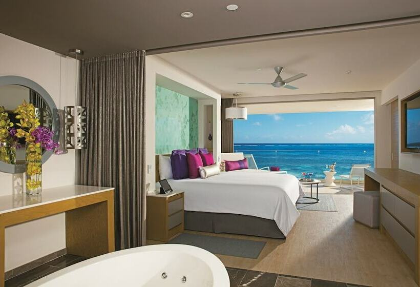 Club Suite, Breathless Riviera Cancun Resort & Spa®  All Inclusive  Adults Only