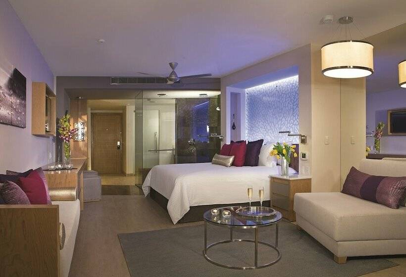 سوئیت جونیور با تخت بزرگ, Breathless Riviera Cancun Resort & Spa   Adults Only   All Inclusive
