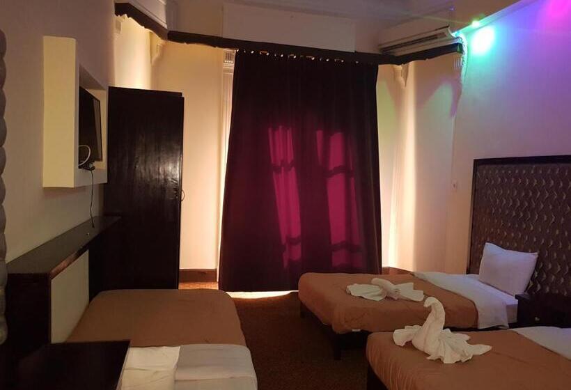 3 Bett Deluxe Zimmer, Cairo Paradise
