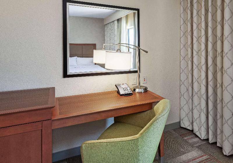 اتاق استاندارد با تخت دو نفره بزرگ, Hampton Inn & Suites Claremore