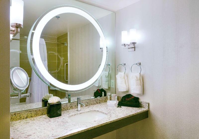 اتاق استاندارد با تخت بزرگ, Hilton Garden Inn Raleigh /crabtree Valley