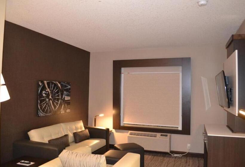 Deluxe Suite, Holiday Inn Express & Suites Cold Lake