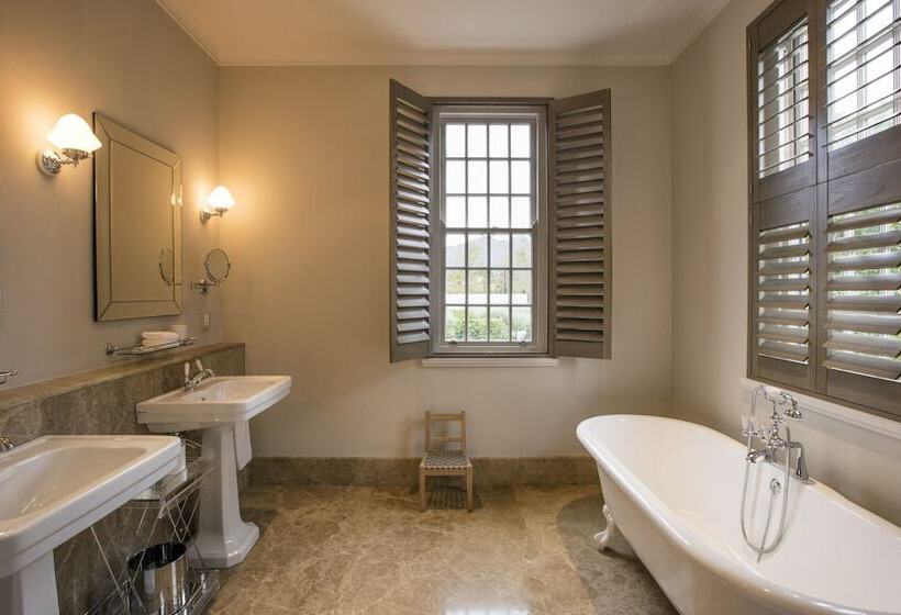 استودیوی استاندارد, Leeu Estates