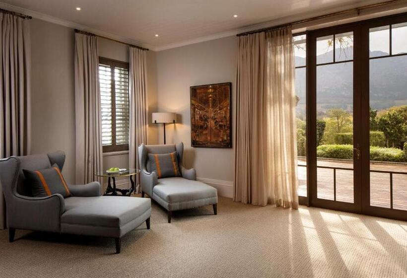 سوییت اجرایی, Leeu Estates