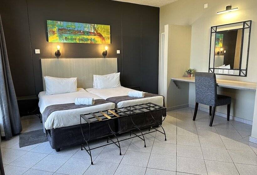 اتاق استاندارد, N1 Hotel Samora Machel Harare
