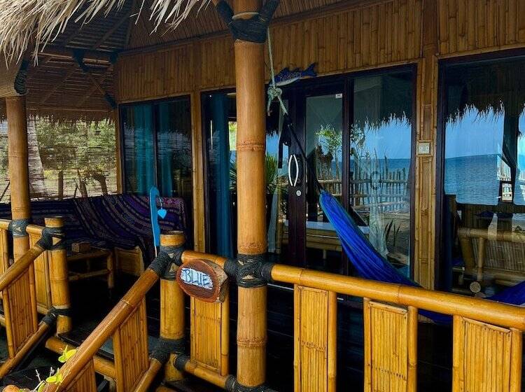 Superior bungalow with pool view, Rinjani Beach Eco Resort