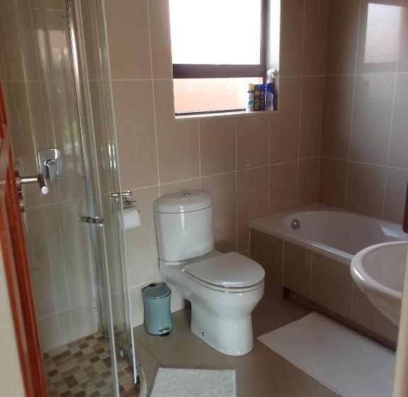 اتاق لوکس با تخت بزرگ, Botleng Guest House