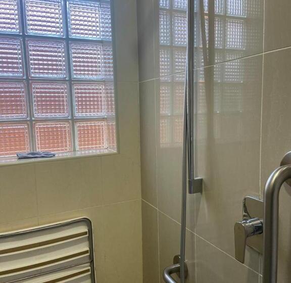اتاق استاندارد با تخت بزرگ برای معلولان, Botleng Guest House
