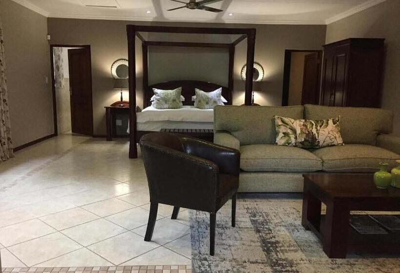 سوییت خانوادگی, Nut Grove Boutique