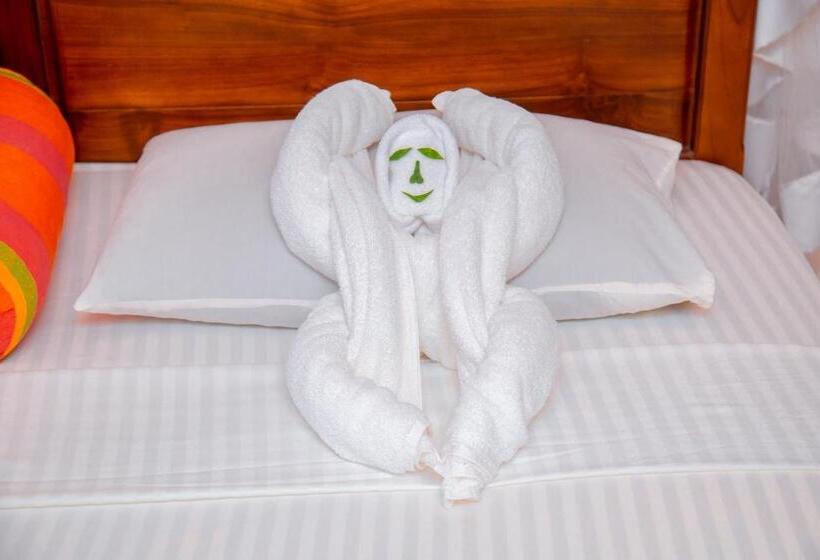 اتاق لوکس با بالکن, Rockery Villa Ayurveda