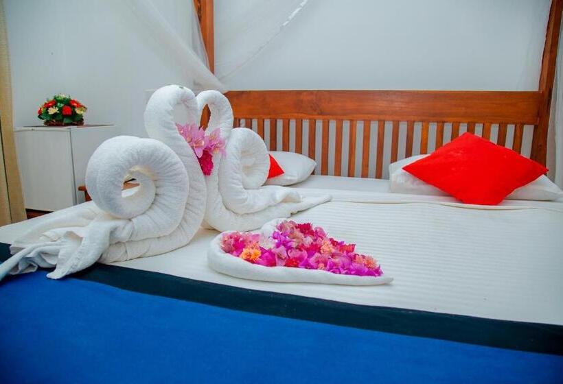 اتاق لوکس با بالکن, Rockery Villa Ayurveda