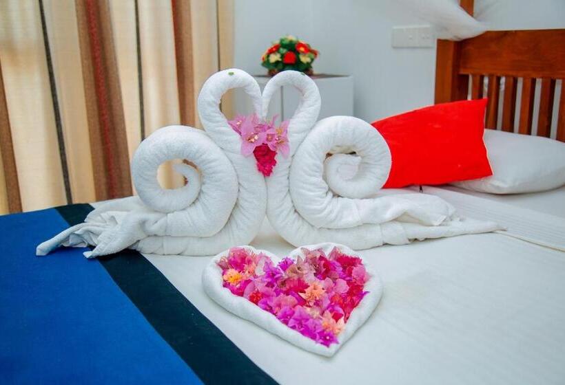 اتاق لوکس با بالکن, Rockery Villa Ayurveda