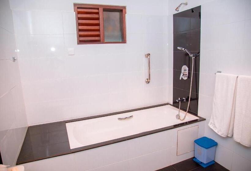 سوئیت با بالکن, Rockery Villa Ayurveda