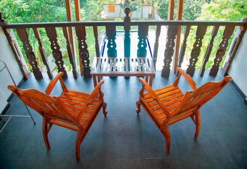 سوئیت با بالکن, Rockery Villa Ayurveda