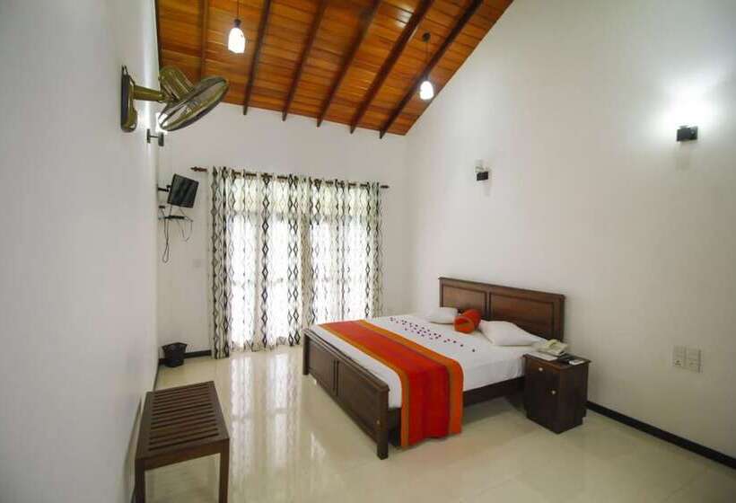 اتاق لوکس با بالکن, Rockery Villa Ayurveda