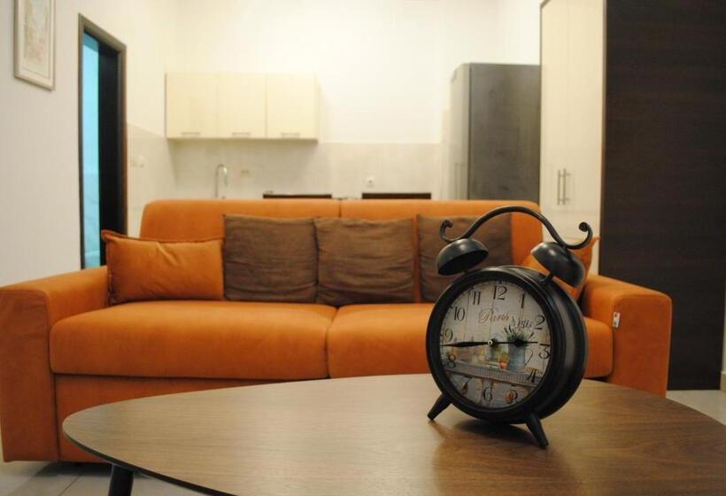 استودیوی استاندارد, Shine Residence
